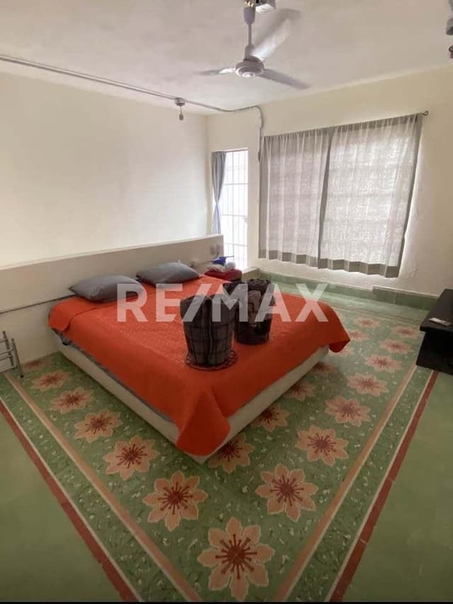 Casa con oficina independiente en Santiago