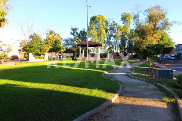 CASA EN VENTA EN TERRAZAS DEL SOL