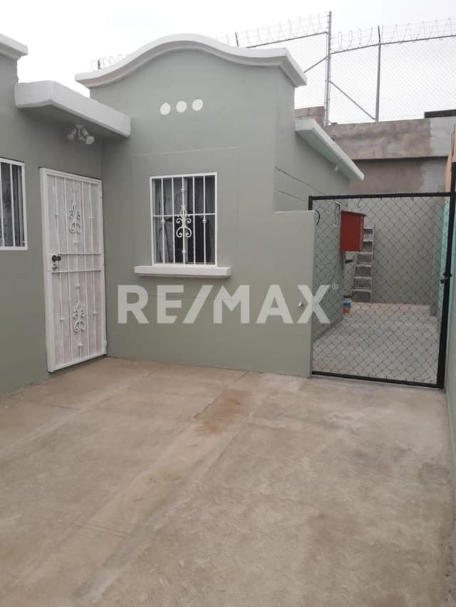 Bonita Residencia en Renta en Villas del Real