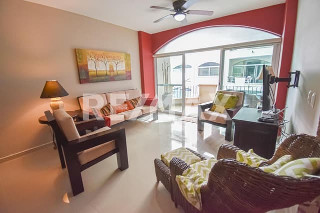 Condo de 2 Recamaras En La Playa