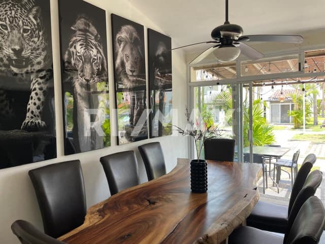 VILLA EN VENTA CON ALBERCA  FRACCIONAMIENTO TERRASOL, FRENTE A PLAYA BONFIL, ACAPULCO 