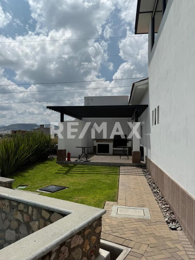 VENTA DE CASA EN CIUDAD MADERAS , EL MARQUES