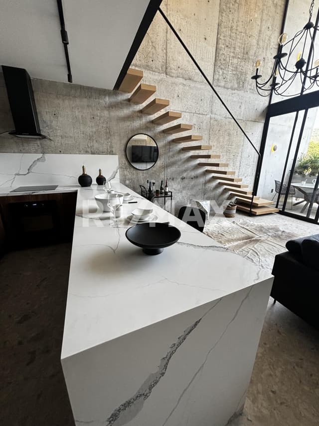 VARIA LIVING - LOFT 306 (DOUBLE HEIGHT)