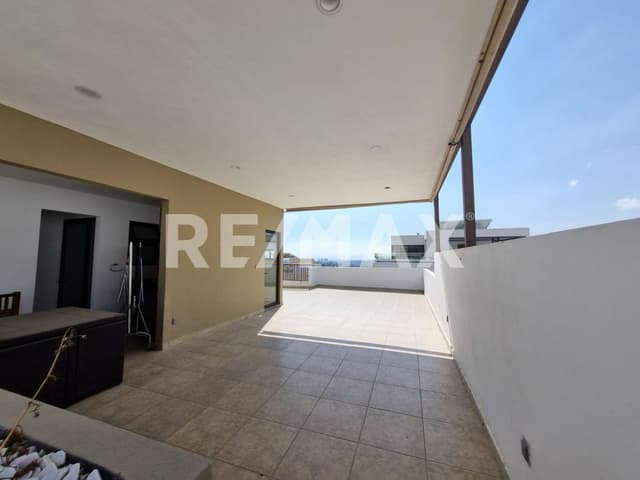 CASA EN VENTA EN LOMAS DE JURIQUILLA