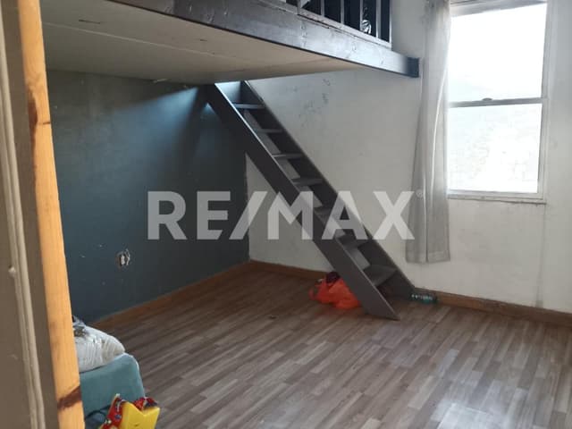Venta Casa Amplia de 5 Recámaras en La Mina, Rosarito