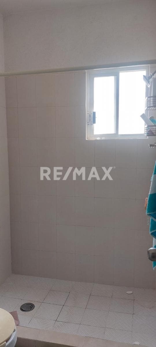 Casa en Venta Real del Palmar Acapulco: Ubicación en Esquina y Alberca