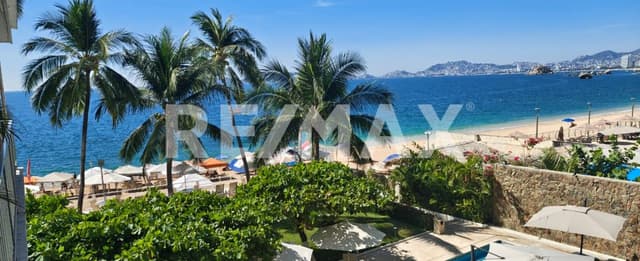 DEPARTAMENTO 2 NIVELES, FRENTE AL MAR EN ACAPULCO