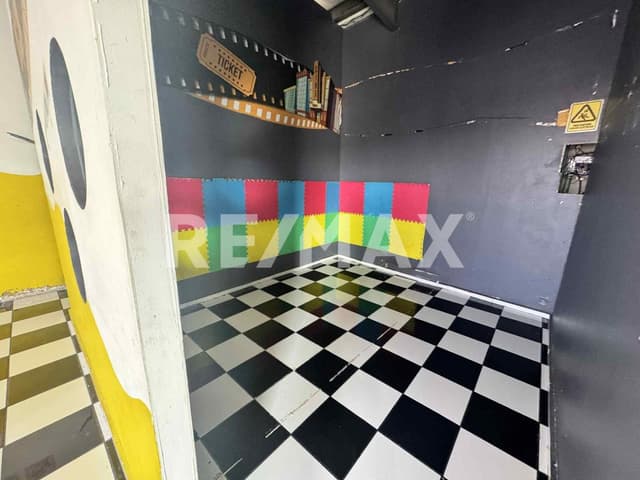 RENTA O VENTA LOCAL COMERCIAL PLAZA TERRANOVA CORREGIDORA QUERETARO