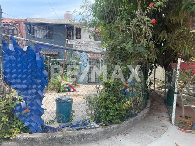 SE VENDE CASA A UNA CUADRA DE BOULEVAR DE LAS NACIONES, COLOSIO, ACAPULCO