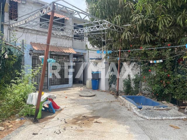 SE VENDE CASA A UNA CUADRA DE BOULEVAR DE LAS NACIONES, COLOSIO, ACAPULCO