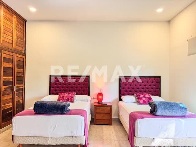 Casa Okinal – Stunning 5-Bedroom Home with Study in Playacar Phase II