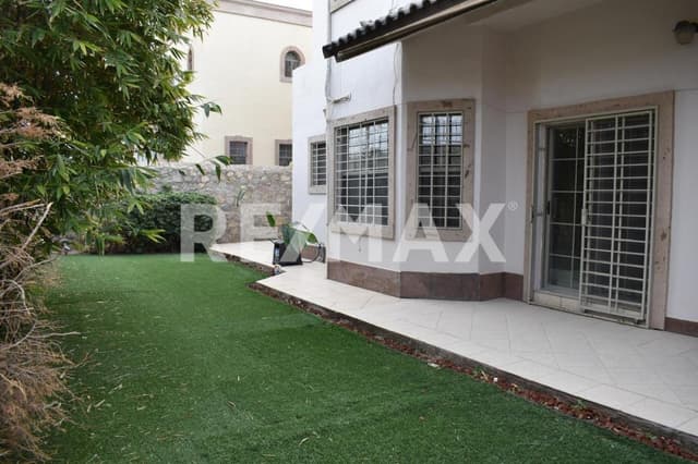 CASA EN RENTA EN CERRADA DEL SOL I