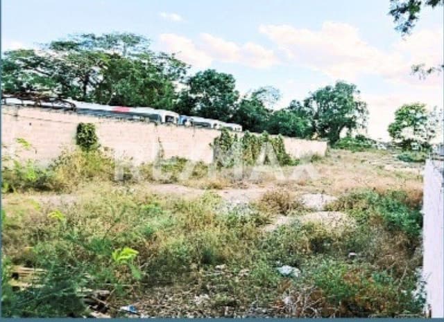 Terreno en Venta bardeado a 8 mints del Aeropuerto de Mérida, Yucatán