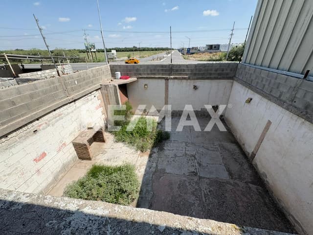 CASA EN VENTA EN LA CORTINA