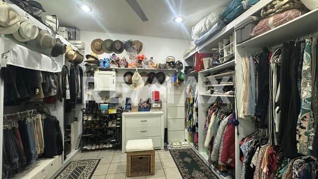 Venta de casa con alberca en el Fracc. Brisas, Temixco, Morelos…Clave 6040