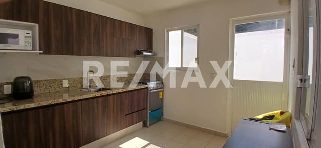 Venta de casa en el norte de Cuernavaca, Col. Lomas de Ahuatlán...Clave 6044
