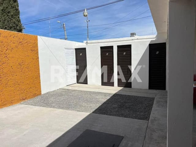 EN VENTA CONJUNTO DE CUATRO DEPARTAMENTOS RENTADOS EN FRACC. MAGISTERIAL 