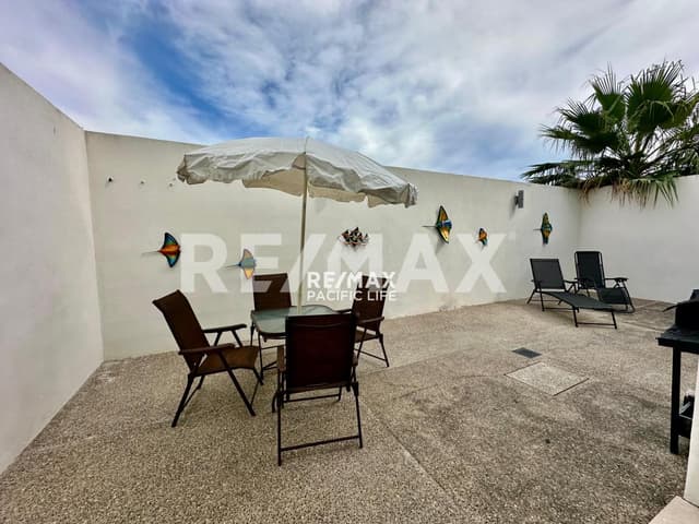 CASA EN VENTA EN PLAYA BRUJAS