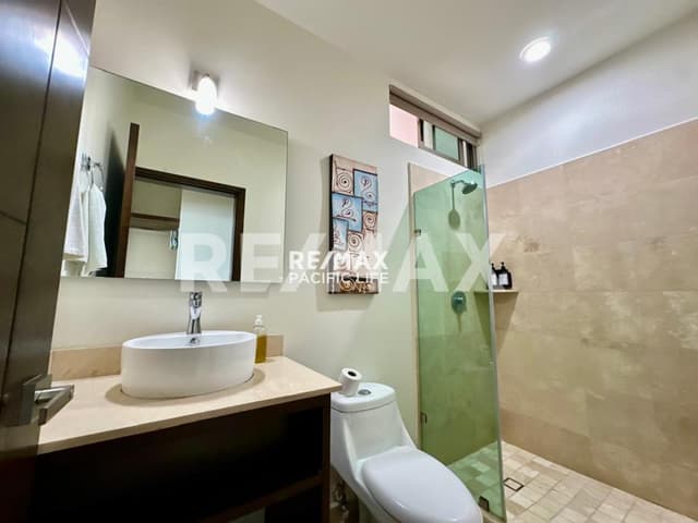 CONDOMINIO EN VENTA EN PLAYA BRUJAS