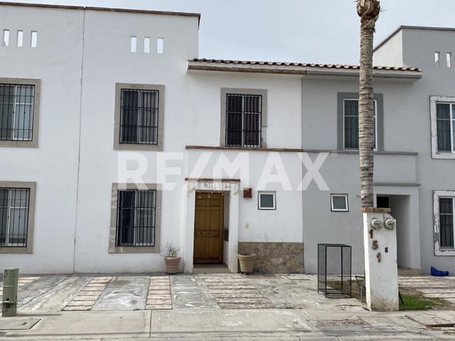 CASA EN VENTA EN LAS LOMAS