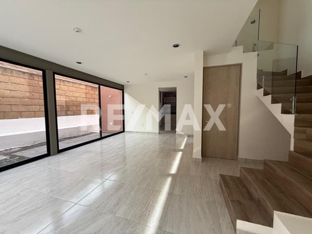 CASA EN VENTA en San ISIDRO JURIQUILLA