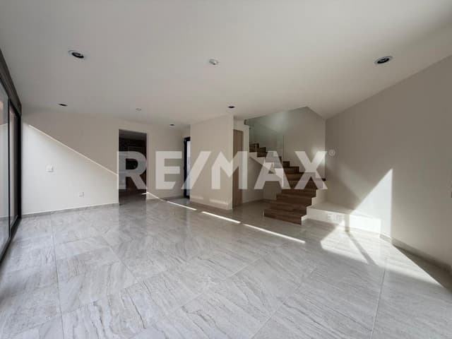 CASA EN VENTA en San ISIDRO JURIQUILLA