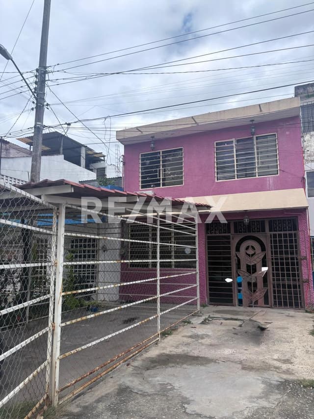 CASA EN VENTA UBICADA EN FRACCIONAMIENTO ANGELES DE IXTACOMITAN