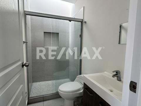 CASA EN RENTA EN RISCOS CONDESA ZÁKIA