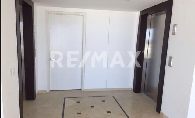 Departamento de lujo en Country Towers