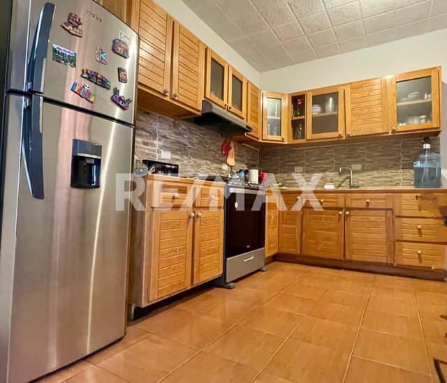 Casa en venta en avenida comercial Tierra y Libertad