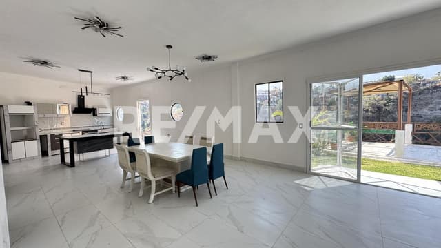 Venta de casa en el Fracc. Club de Golf, Cuernavaca, Morelos...Clave 6048