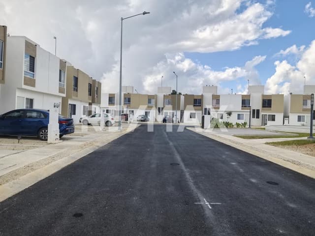 Hermosa casa en renta en Porto Alto a tan solo 3 minutos dead la Utrm y Uqroo