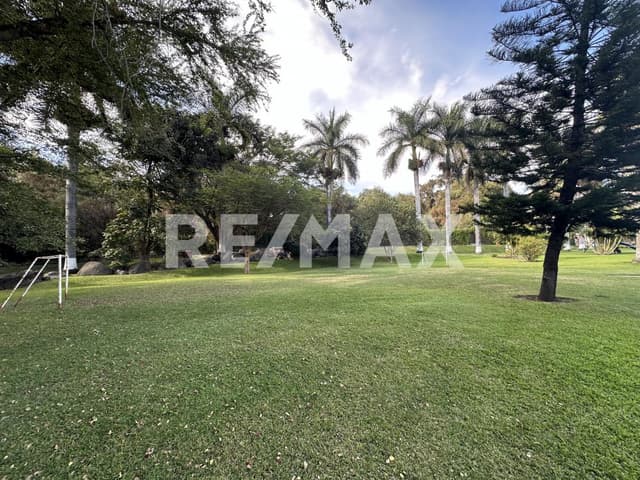 Venta de casa en la Col. La Parota, Cuernavaca, Morelos...Clave 6053