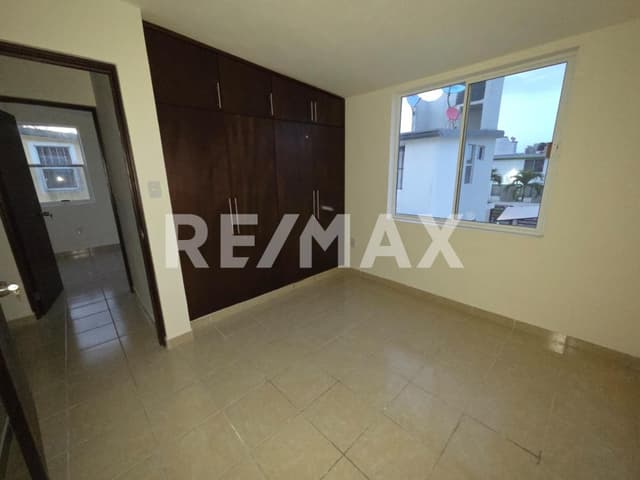 Casa en venta en Fracc. 18 de Marzo — Excelente ubicación en esquina