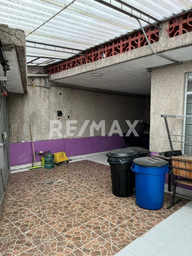 Casa con Amplio Terreno en Agricola Pantitlán