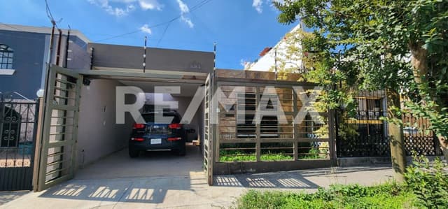Casa en renta de una planta en las águilas 