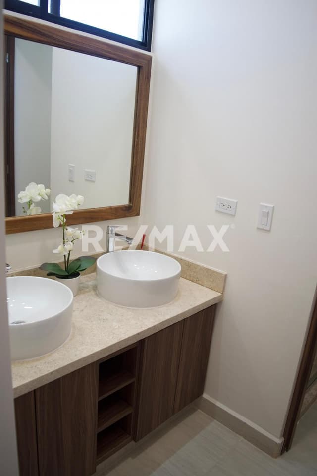 CASA SAN JUAN EN SANTA JULIA RESIDENCIAL