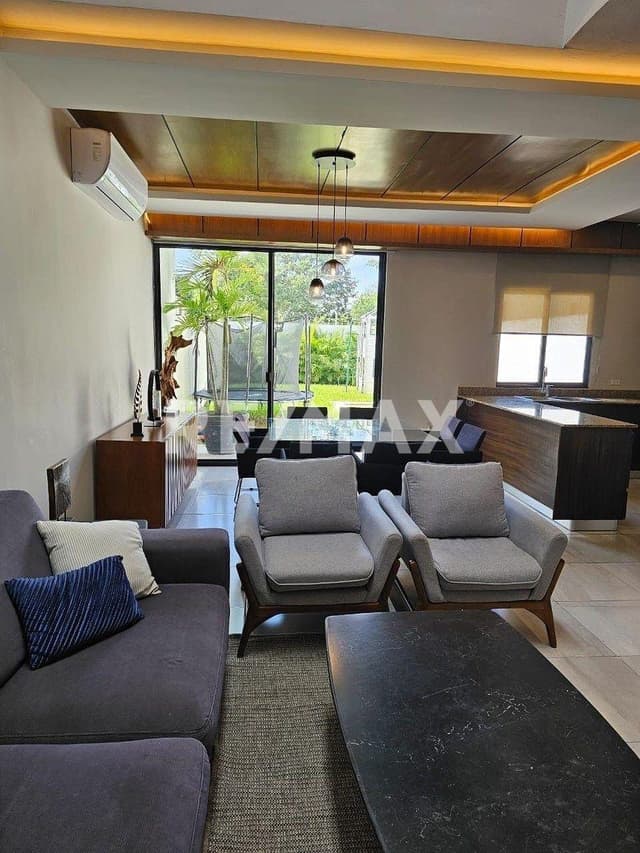 Casa en renta de 3 recamaras fuera de fraccionamiento