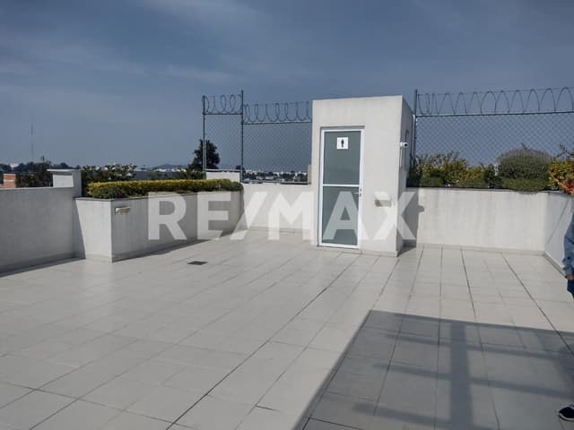 RENTA DEPARTAMENTO SEMIAMUEBLADO 