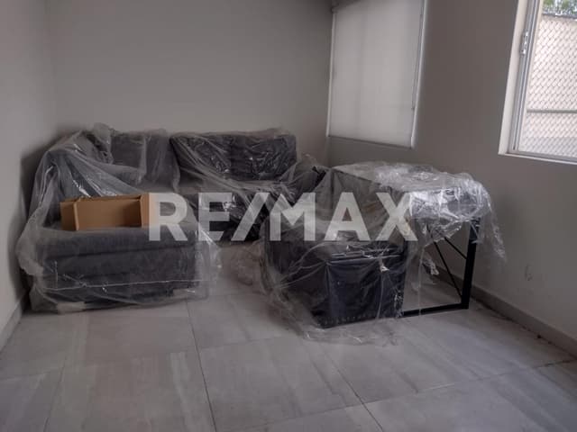 RENTA DEPARTAMENTO SEMIAMUEBLADO 