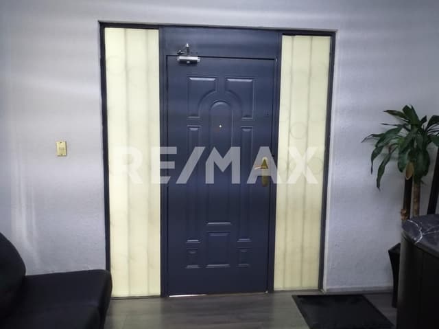 Oficina en Planta Baja en Renta con Alta Visibilidad Cerca de Reforma y Circuito Interior