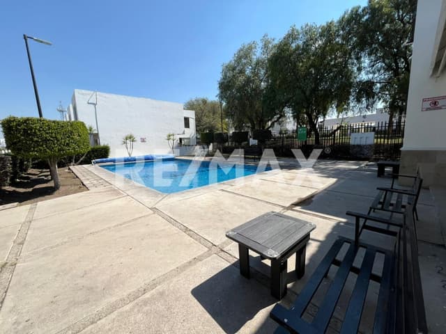 CASA AMUEBLADA EN RENTA EN PASEOS DEL BOSQUE 