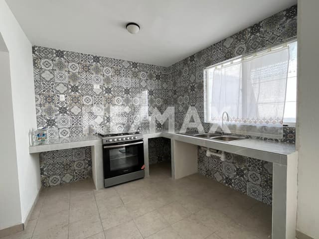 CASA AMUEBLADA EN RENTA EN PASEOS DEL BOSQUE 