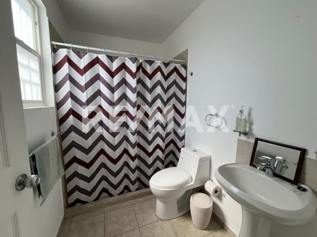 CASA AMUEBLADA EN RENTA EN CONDOMINIO PASEOS DEL BOSQUE 