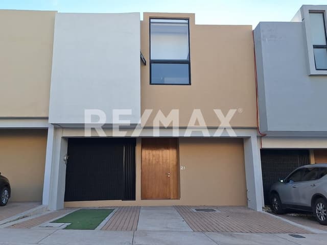 CASA EN RENTA EN CONDOMINIO  EN ZIBATÁ 