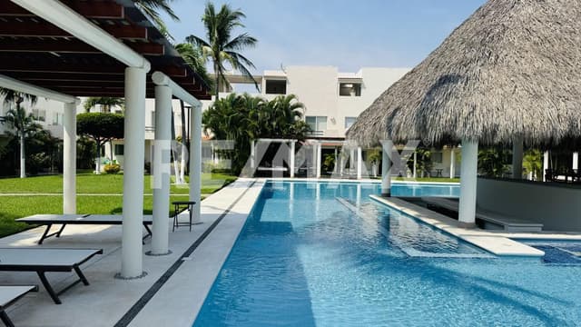 Villa en Venta Acapulco Diamante: 4 Recámaras y Roof con Jacuzzi | Villas Velato a 3 Minutos de la Playa  | Precio de Oportunidad