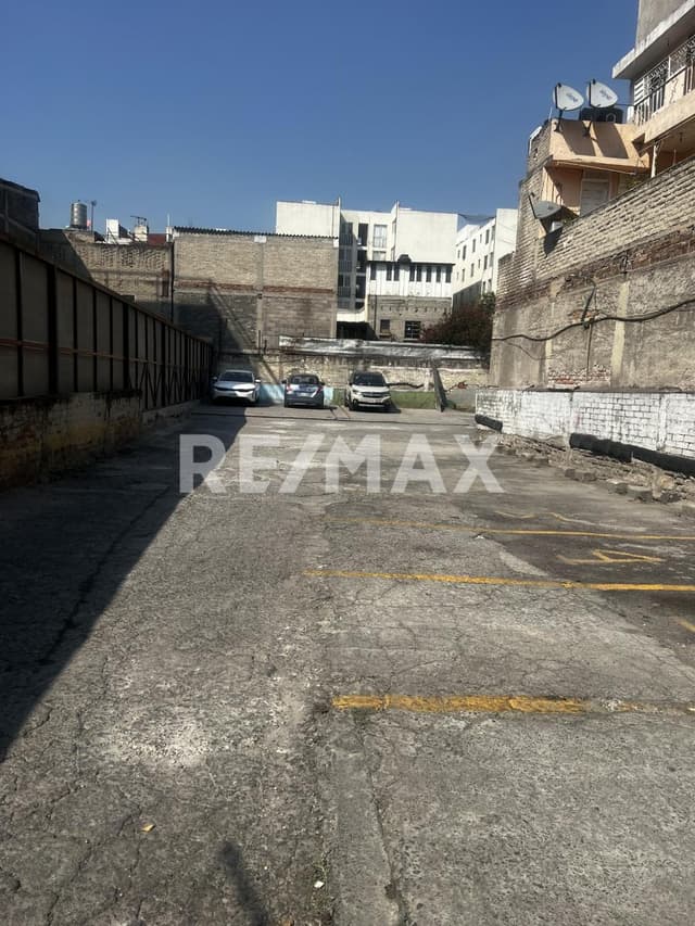 Terreno Residencial con comercio