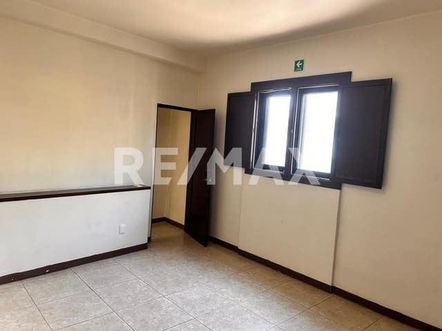 Local en Renta a 2 cuadras de la Alameda Zocalo