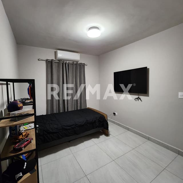 CASA EN VENTA REAL DE CUMBRES MONTERREY RECIEN REMODELADA