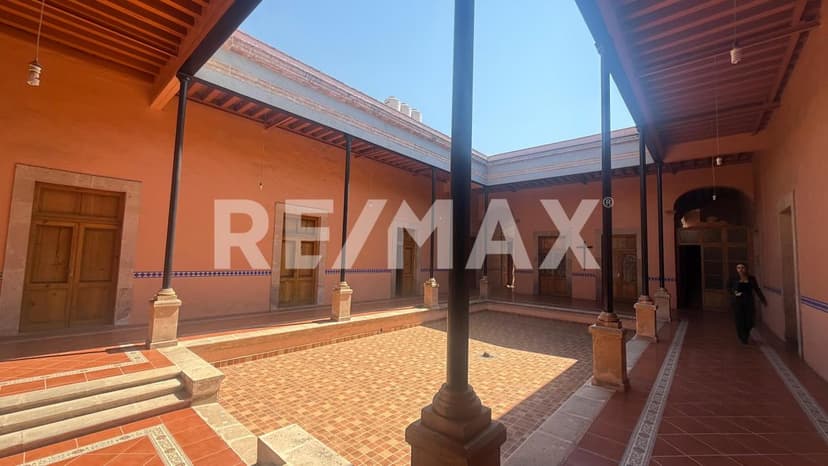 Gallery main